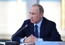 Путин назвал идею повысить МРОТ до прожиточного минимума серьезным шагом