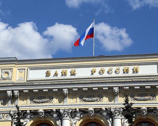 Доля просрочки по валютным кредитам россиян за год выросла почти на 6%