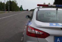 Mercedes насмерть сбил сотрудника ГИБДД на Новом Арбате в Москве