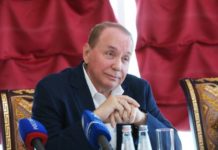 Масляков опроверг сообщения о том, что в КВН не шутят про президентов