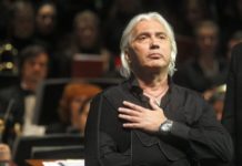 Директор Дмитрия Хворостовского опроверг сообщения о смерти артиста