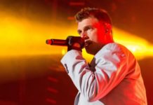 Американская певица обвинила экс-вокалиста Backstreet Boys в изнасиловании