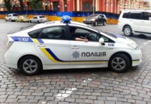 В Харькове неизвестный захватил в заложники посетителей отделения почты